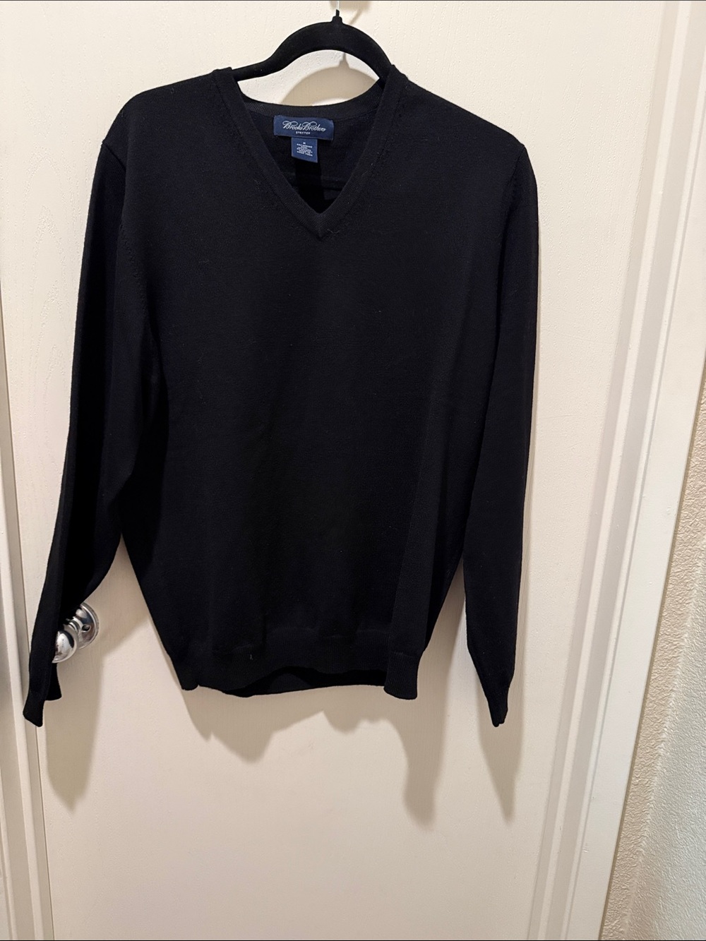 Brooks Brothers Men's Black V-Neck Sweater